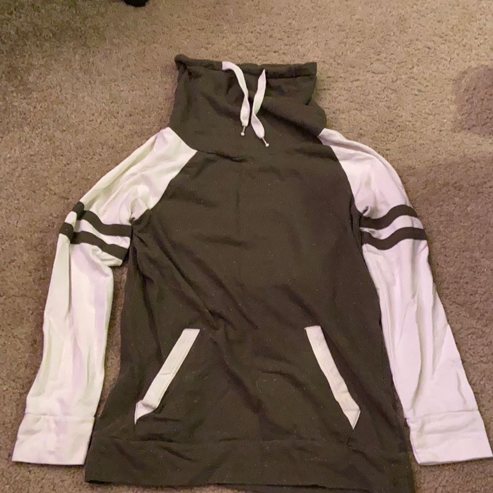 Derek heart sweatshirt tunic length size small